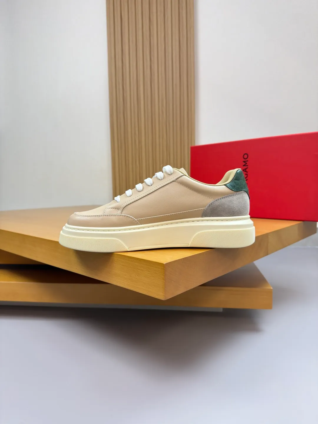 Men's men's shoes 💰440 [New style] 🏃‍♂️🏃‍♂️[Ferragamo] Ferragamo - High-end quality original order·Casual sports shoes -Upper: 🔝Nappa calfskin, suede calfskin, shoe body. Sewing brand totem, tongue air pressure brand logo -Inner: water-dyed cowhide -Outsole: ultra-light TPU foam rubber; molded outsole -Ultra-high quality control and fine workmanship: outstanding (high-end, extravagance, grade) -Size: 38-45 (46, can be customized)